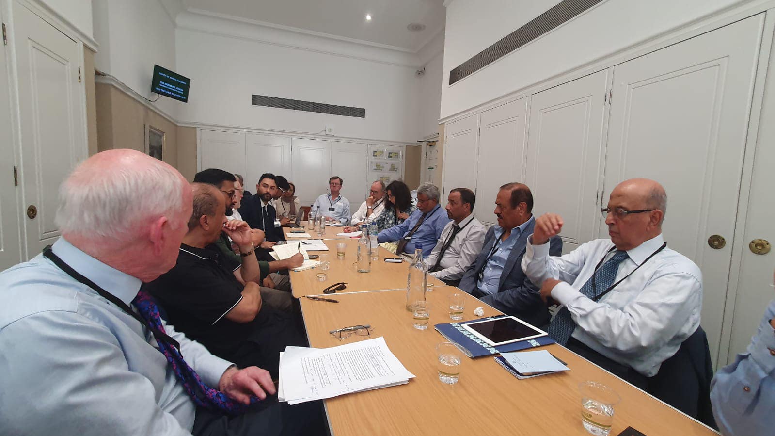 SIG organize a closed discussion on peace in Yemen